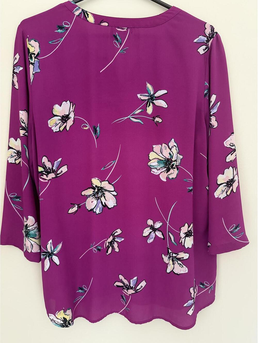 Van Heusen L Poly Blouse w/ Ruffles, 3/4 Sleeves, Flowy, Floral - Picture 6 of 7